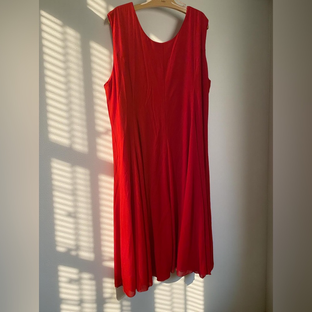 The PARAGON Vibrant Red Midi Dress - Plus Size